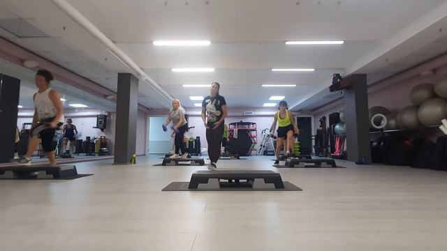 ФУНКЦИОНАЛЬНЫЙ ТРЕНИНГ НА СТЕПЕ ЦЕЛАЯ ТРЕНИРОВКА / FUNCTIONAL TRAINING / ГРУППОВАЯ ТРЕНИРОВКА смотреть онлайн