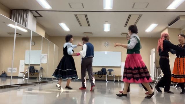 フォークダンスを楽しむ会　ルンバリハン　Rhumba Rehan 練習中 смотреть онлайн