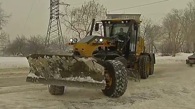С последствиями снегопадов в Губкине борются сообща смотреть онлайн