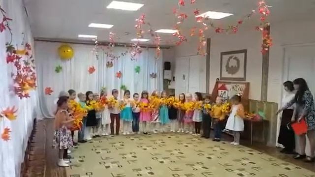 «Златая осень» Вход на осенний праздник, в детском саду. Подготовительная группа смотреть онлайн