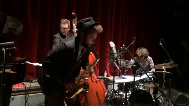 Logan Richardson Quartet al Teatro Parenti смотреть онлайн
