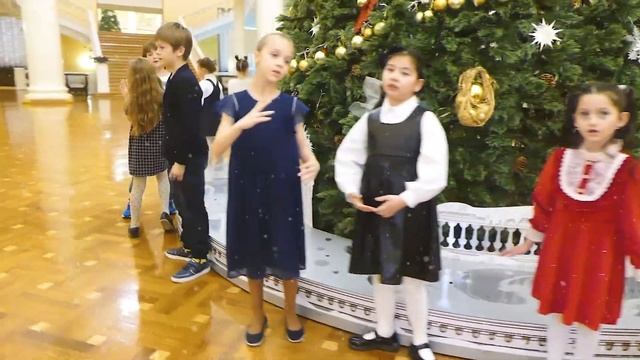 «Зимняя сказка» Детская студия Зимнего театра ивокальный ансамбль «Сочи Соло»Руководитель Л.Ерохина смотреть онлайн