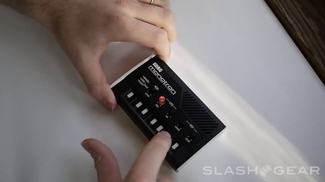 KORG Monotron Hands-on Review смотреть онлайн