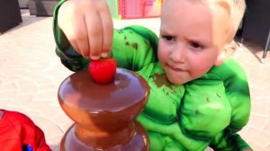 MCDONALDS DRIVE THRU ГИГАНТСКИЙ ХЭППИ МИЛ в Макдональдс Giant Happy Meal Bad Kids Prank