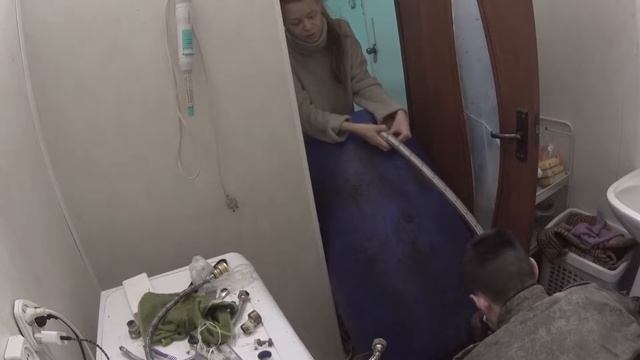 НАПОРУ ВОДЫ БЫТЬ! КУПИЛ НАСОСНУЮ СТАНЦИЮ | ПОЕХАЛИ НА МОРЕ | смотреть онлайн