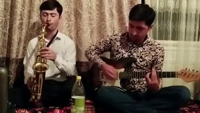 Мусики ором бо Саксафон лайк ва Подписатсаро фаромуш накунед. смотреть онлайн