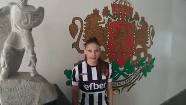 Пловдивската звезда в леката атлетика - Габриела Петрова, подкрепи любимото Локо смотреть онлайн