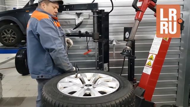 Шиномонтаж Range Rover Evoque в LR.RU (Расширенная версия) смотреть онлайн