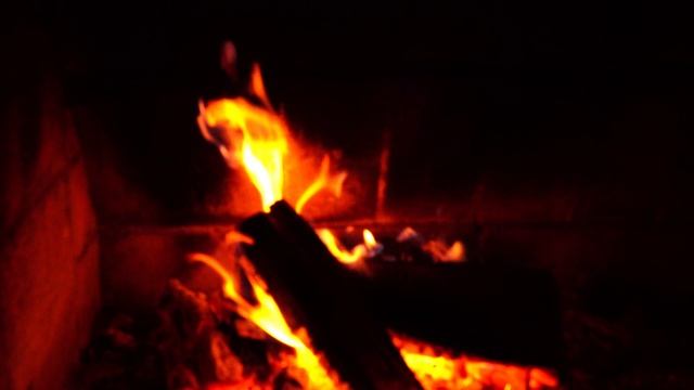 Звуки костра и потрескивания дров в камине смотреть онлайн