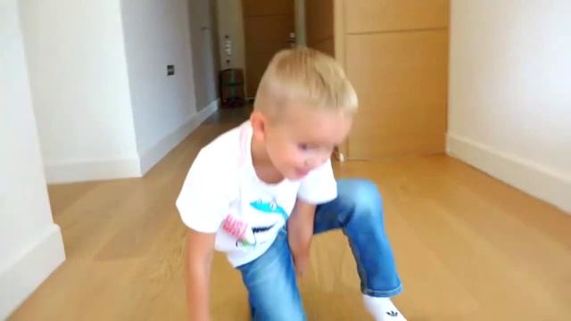 NATURAL DISASTER SURVIVAL Дети Спасение Family Fun Kids Pretend Playtime смотреть онлайн