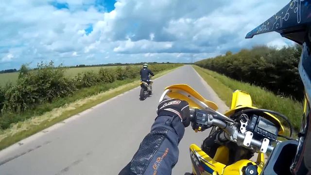 Suzuki Drz 400 Wheelie Practice.