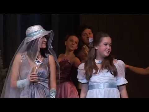 2012.12 Мюзикл "Рождественские Сюрпризы" ДК Добрынина - финал - песня Дождь на Рождество смотреть онлайн