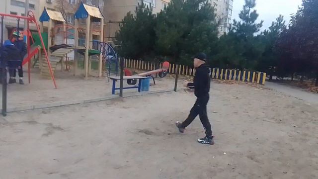 мой друг делает сальто смотреть онлайн