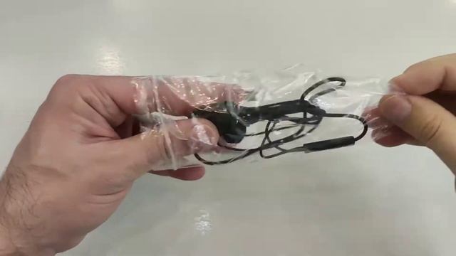 Распаковка USAMS EP 32 Lightning Metal Earphone with Charging Port Black от Avtogear.ru смотреть онлайн