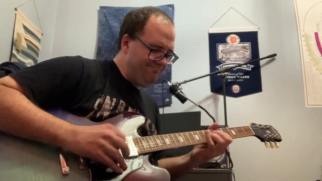 Testing out my Epiphone inspired by Gibson 335 figured top. смотреть онлайн