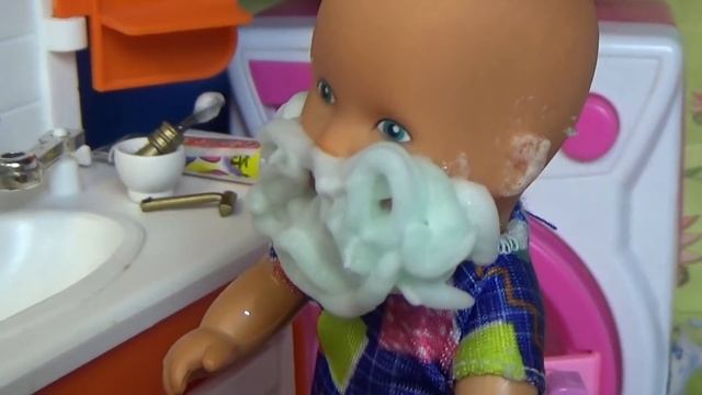 НЕ ТРОГАЙ ЭТО МАКС! КАТЯ И МАКС ВЕСЕЛАЯ СЕМЕЙКА куклы мультики Барби смотреть онлайн