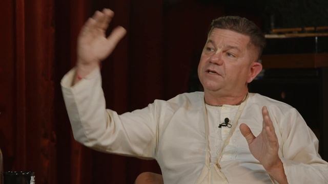 O QUE RAIOS É HARE KRISHNA? | CORTES DO MAU - ACHISMOS смотреть онлайн