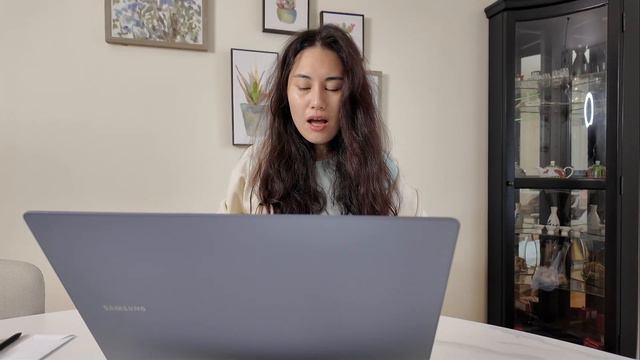 Samsung Galaxy Book 4 Pro 360 unboxing and review | honest reaction from a non-tech girly смотреть онлайн