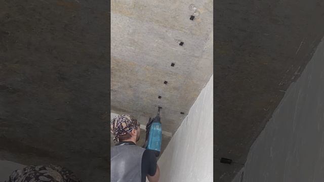 Монтаж площадок для крепления кабеля, с помощью газового монтажного пистолета. #монтаж_электрики смотреть онлайн