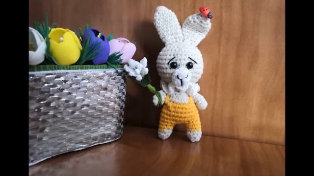 Зайчики. Зайки. Связаны крючком.Обзор. смотреть онлайн