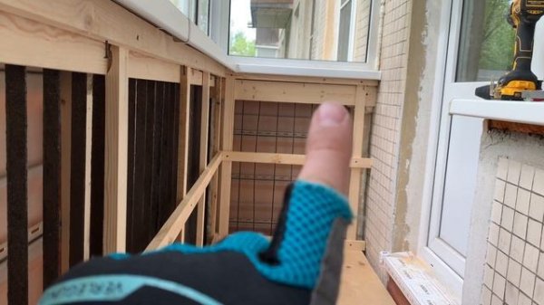 Отделка перил или юбки на балконе панелями в хрущевке своими руками.Ремонт балкона панелями.