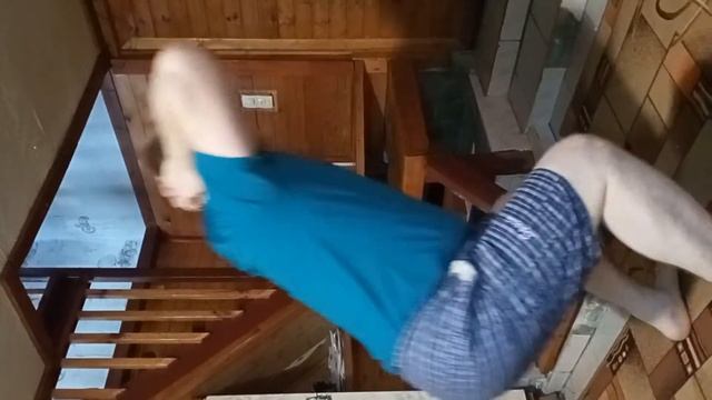 Артемий - приседания 30 раз. смотреть онлайн