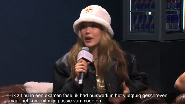 Witness the Future: Tune in to the Unveiling of Oracle Red Bull Racing's 2023 F1 Car! смотреть онлайн