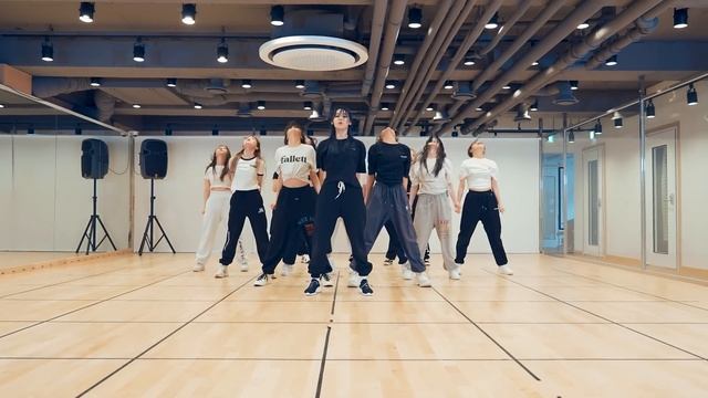 이달의 소녀 (LOONA) "PTT (Paint The Town)" Dance Practice Video смотреть онлайн