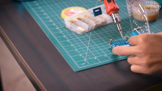 DIY 4 x 18650 Battery Capacity Tester смотреть онлайн