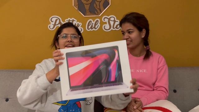 We Bought New MacBook With 10% Discount // UNiDAYS Student Offers // Apple Store Regent Street