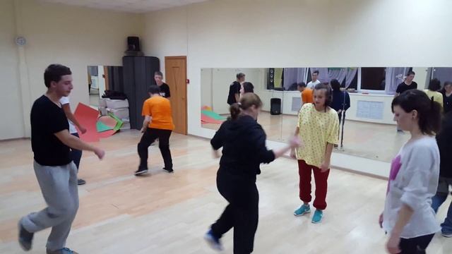 2.11.15/На Уроке по Hip hop у FrameFam смотреть онлайн