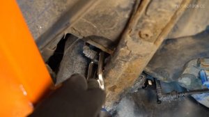 Changer un filtre à carburant sur PEUGEOT 206 1 (2D) [TUTORIEL AUTODOC]