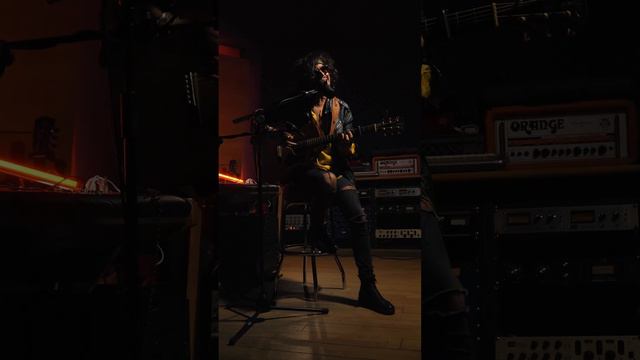 DIEGO CONTI canta Alcolica смотреть онлайн