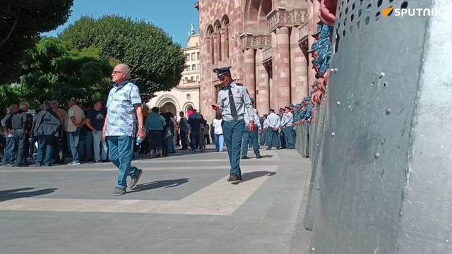 Кадры с площади Республики в Ереване смотреть онлайн