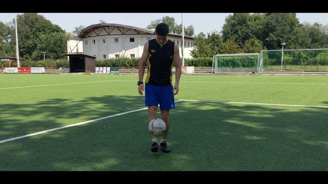 КАК НАУЧИТСЯ НАБИВАТЬ МЯЧ В ФУТБОЛЕ?ЧЕКАНКА,НАБИВАНИЕ,ЖОНГЛИРОВАНИЕ МЯЧОМ. смотреть онлайн