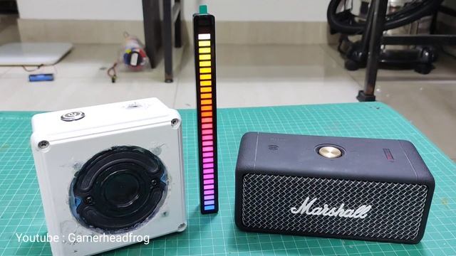 JBL Clip 2 VS Marshall Emberton смотреть онлайн