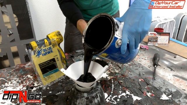 How To Fill Your Paint Gun With Plasti Dip Before Spraying An Automobile смотреть онлайн
