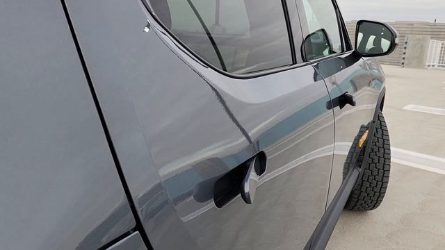 Rivian R1T For Sale - Door Handles & Mirror - Rivian R1T Adventure Package - 382 Miles смотреть онлайн