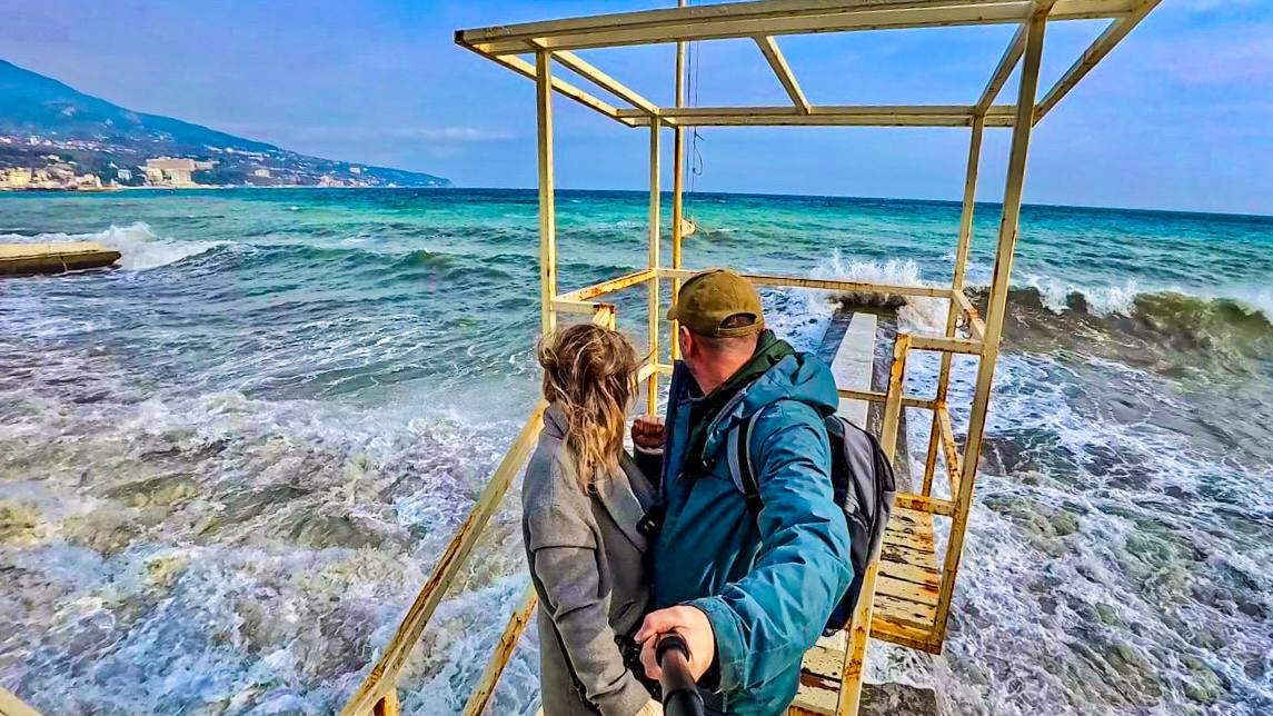 Ялта. В эту квартиру грех не влюбиться. Шторм на море. Набережная. Крым влог 2024 смотреть онлайн