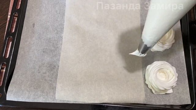 Меренги с кремом. Очень интересный вариант. Пирожное Павлова вкусный десерт. Маззали чикадигон... смотреть онлайн