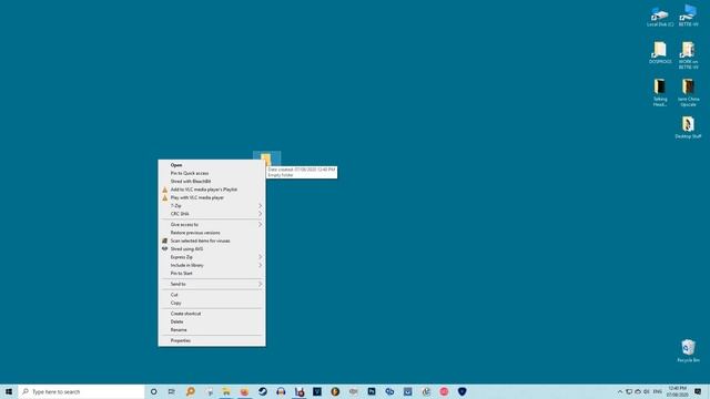 How to Create Invisible Hidden Folders in Windows 10 смотреть онлайн