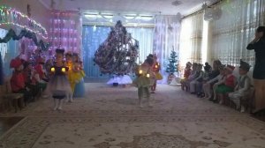 Шикарный танец со свечками на новогоднем утреннике (старшая группа)