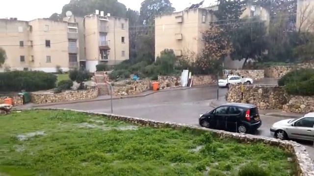 Гигантский град в Израиле побил машины ! смотреть онлайн