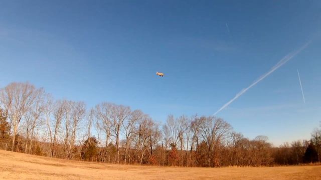 Travel Air Mystery Ship maiden flight - RC foamboard airplane Flite Test смотреть онлайн