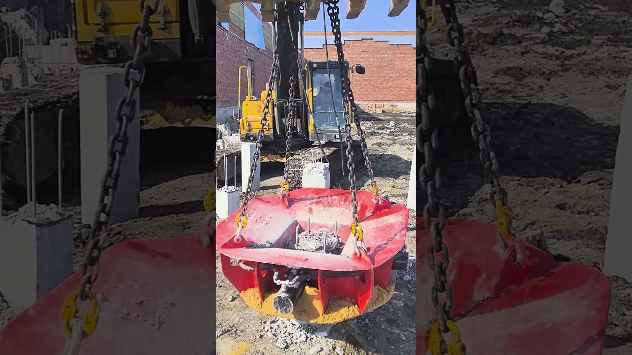 Вот это кусь! #спецтехника #экскаватор #Сваи #демонтаж #строительство смотреть онлайн