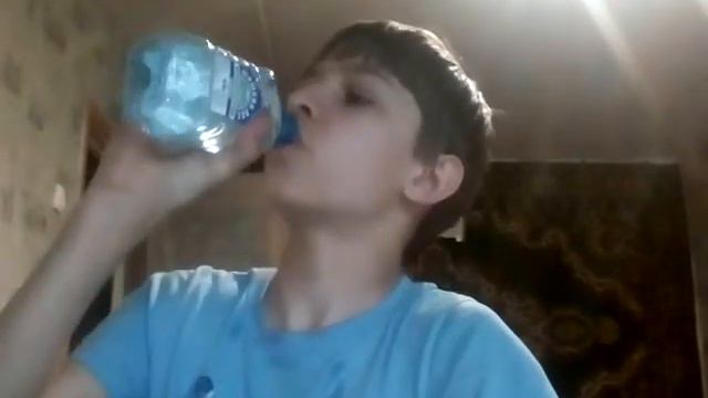 0,4 литра воды сука я блевал😁 смотреть онлайн