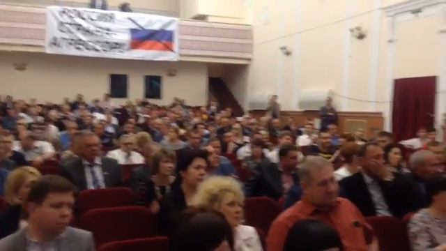 Общественник вывел мэра Мариуполя из себя смотреть онлайн