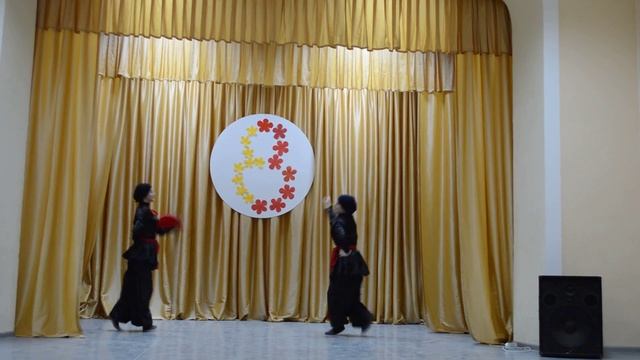 Армянские танцы- танец Кинто-Ансамбль "Арев" смотреть онлайн
