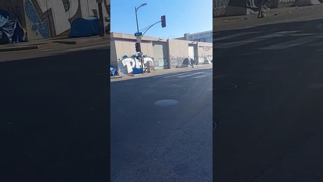 Это всё Лос Анжелес другая его часть. смотреть онлайн