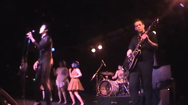 The DE LUX INTERIORS (Cramps tribute band) live at 40 Watt 6/5/2015 смотреть онлайн